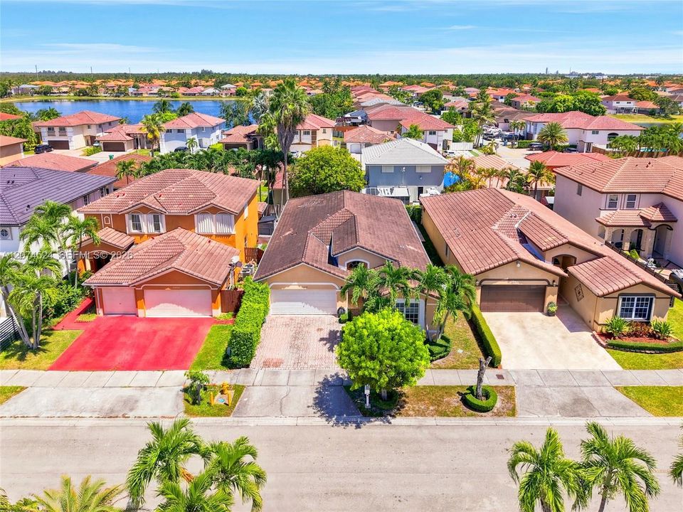 For Sale: $739,900 (4 beds, 2 baths, 2287 Square Feet)