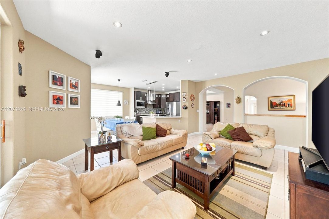For Sale: $739,900 (4 beds, 2 baths, 2287 Square Feet)