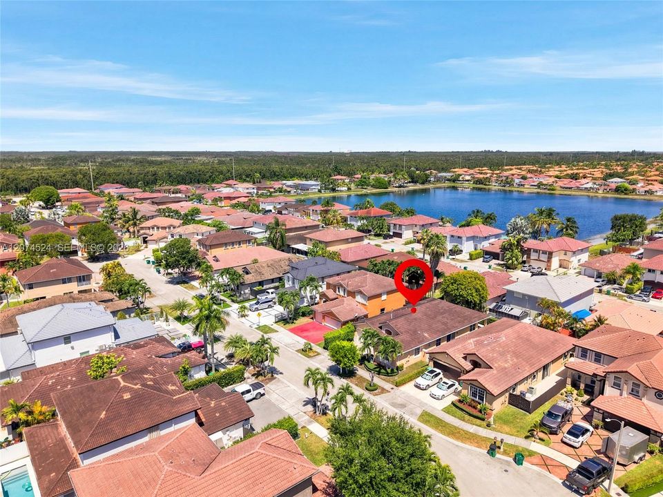 For Sale: $739,900 (4 beds, 2 baths, 2287 Square Feet)