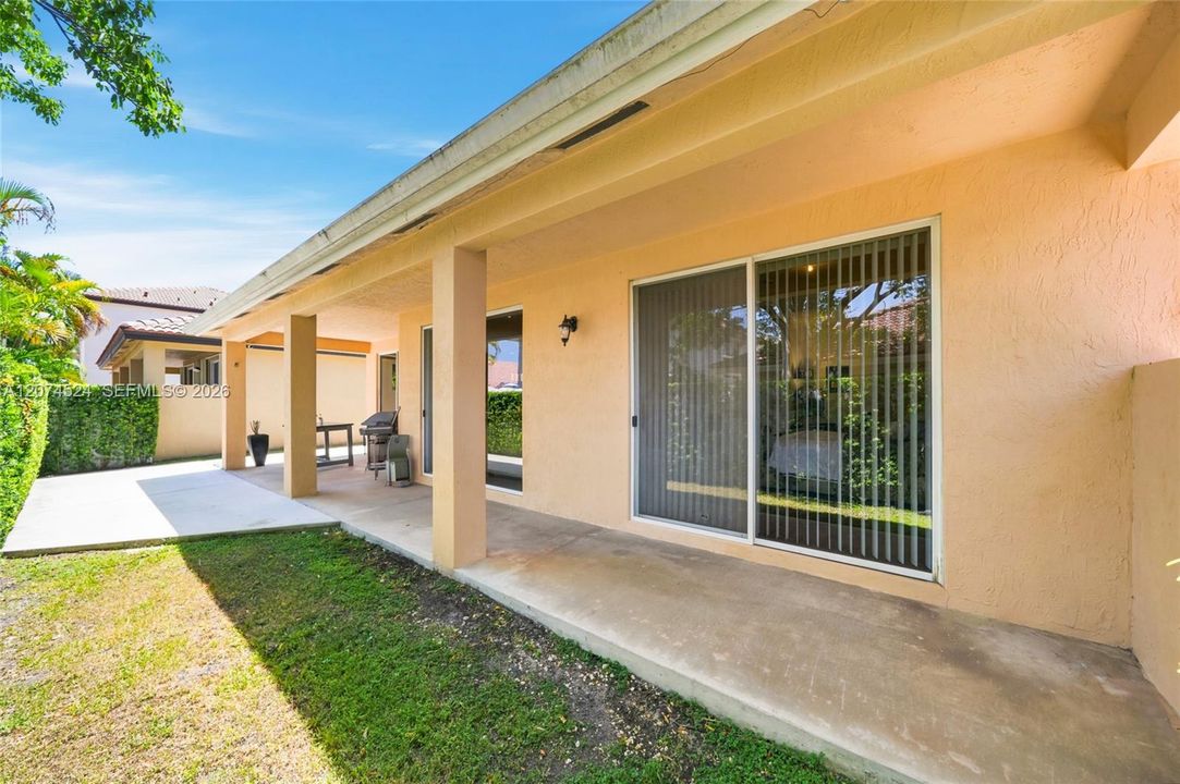 For Sale: $739,900 (4 beds, 2 baths, 2287 Square Feet)