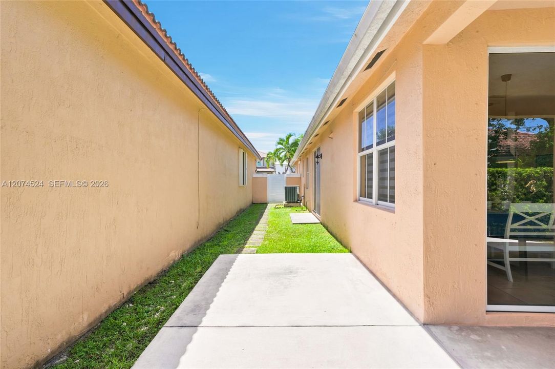 For Sale: $739,900 (4 beds, 2 baths, 2287 Square Feet)