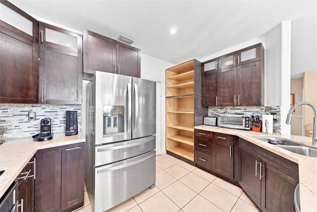 For Sale: $739,900 (4 beds, 2 baths, 2287 Square Feet)