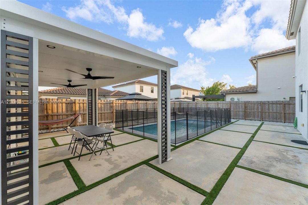For Sale: $775,000 (5 beds, 3 baths, 2418 Square Feet)