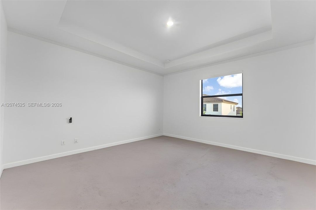 For Sale: $775,000 (5 beds, 3 baths, 2418 Square Feet)