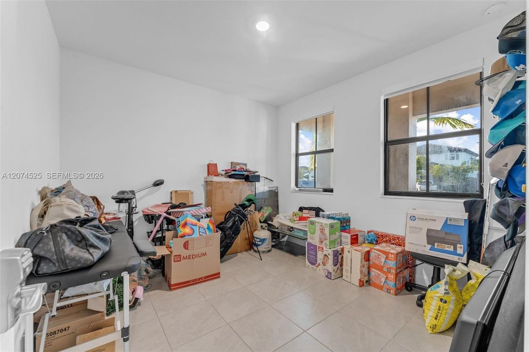 For Sale: $775,000 (5 beds, 3 baths, 2418 Square Feet)