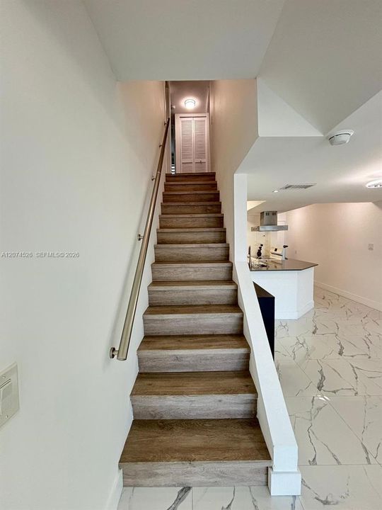 For Rent: $2,850 (3 beds, 2 baths, 1140 Square Feet)