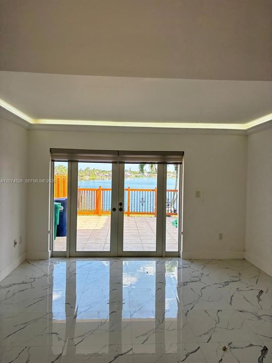 For Rent: $2,850 (3 beds, 2 baths, 1140 Square Feet)