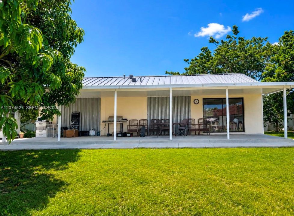For Sale: $525,000 (3 beds, 2 baths, 1288 Square Feet)