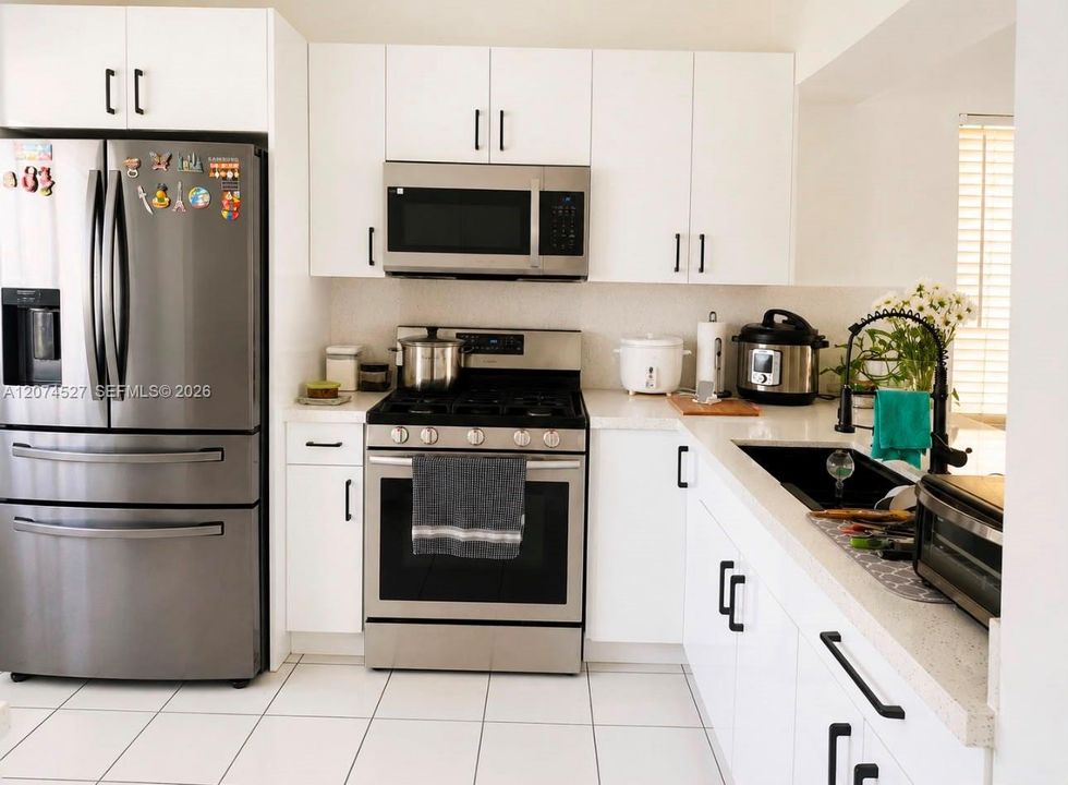 For Sale: $525,000 (3 beds, 2 baths, 1288 Square Feet)