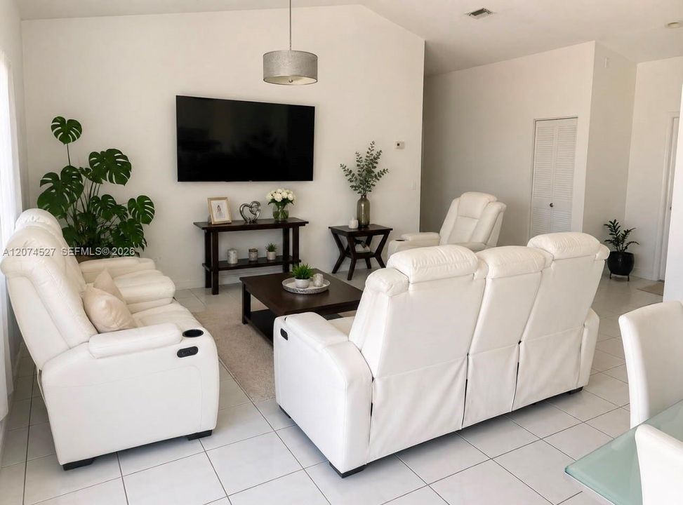 For Sale: $525,000 (3 beds, 2 baths, 1288 Square Feet)