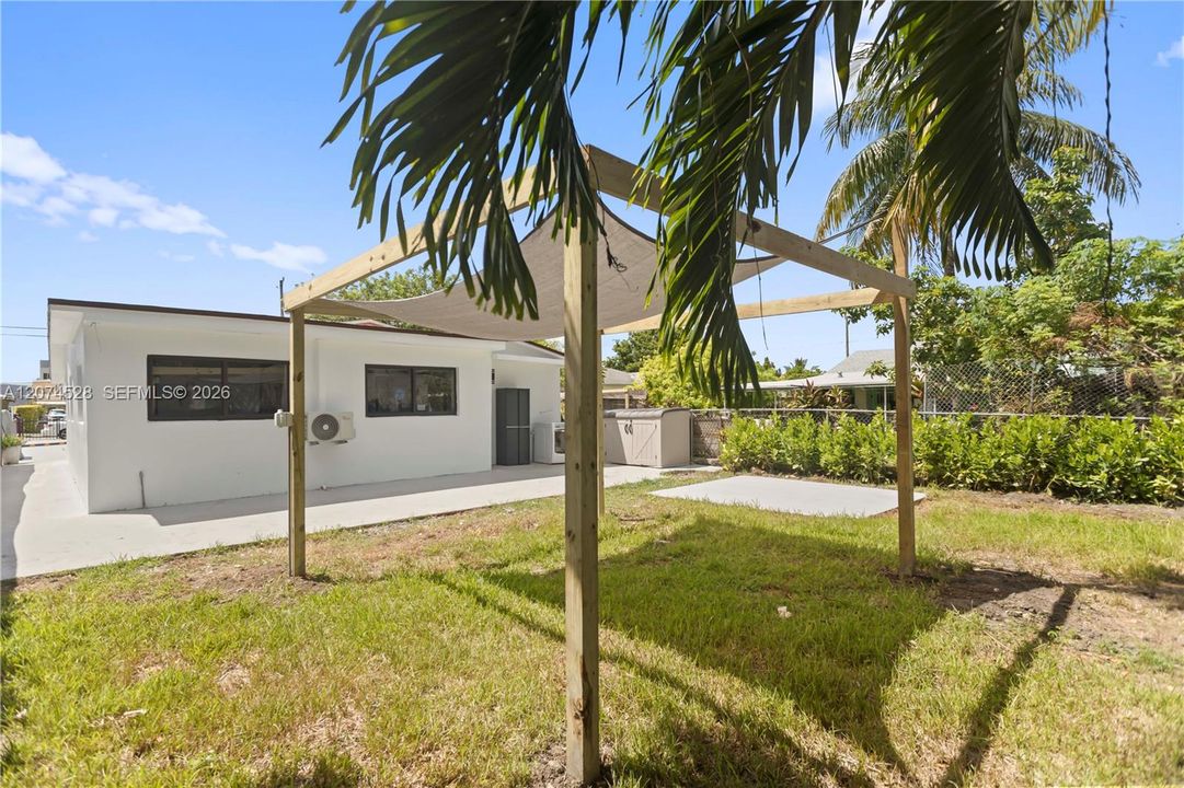 For Rent: $1,400 (1 beds, 1 baths, 400 Square Feet)