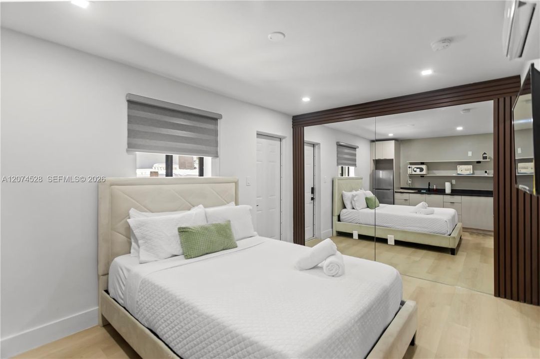 For Rent: $1,400 (1 beds, 1 baths, 400 Square Feet)