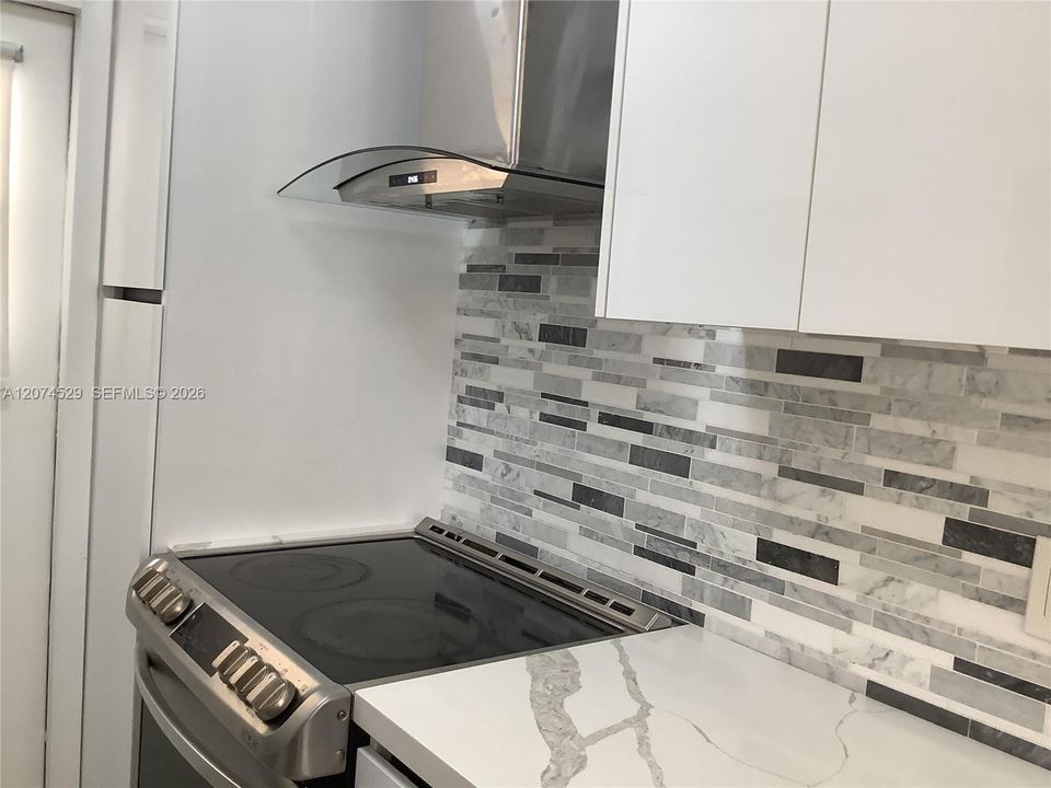 For Rent: $3,250 (3 beds, 2 baths, 1350 Square Feet)