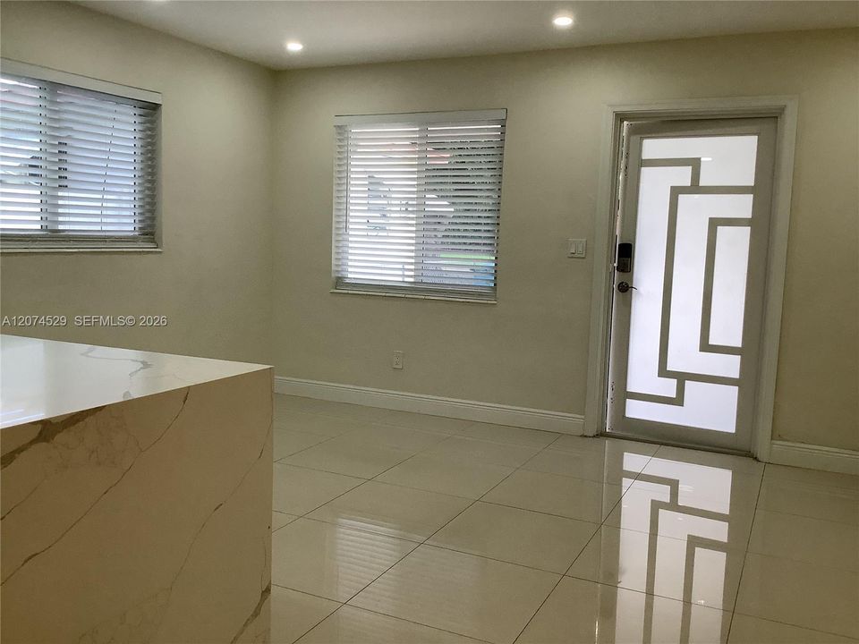 For Rent: $3,250 (3 beds, 2 baths, 1350 Square Feet)