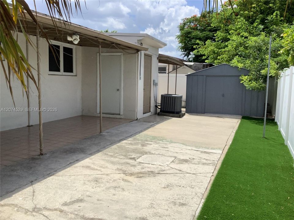 For Rent: $3,250 (3 beds, 2 baths, 1350 Square Feet)