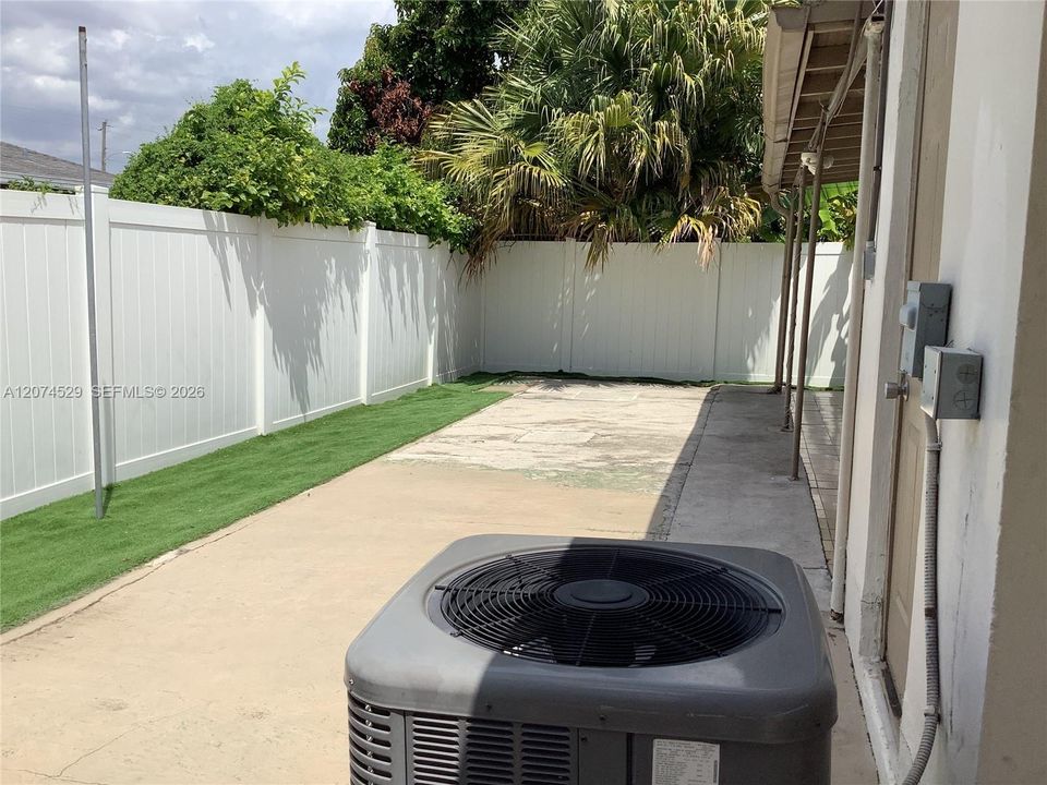 For Rent: $3,250 (3 beds, 2 baths, 1350 Square Feet)