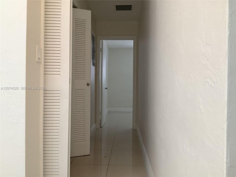 Hallway to the bedrooms