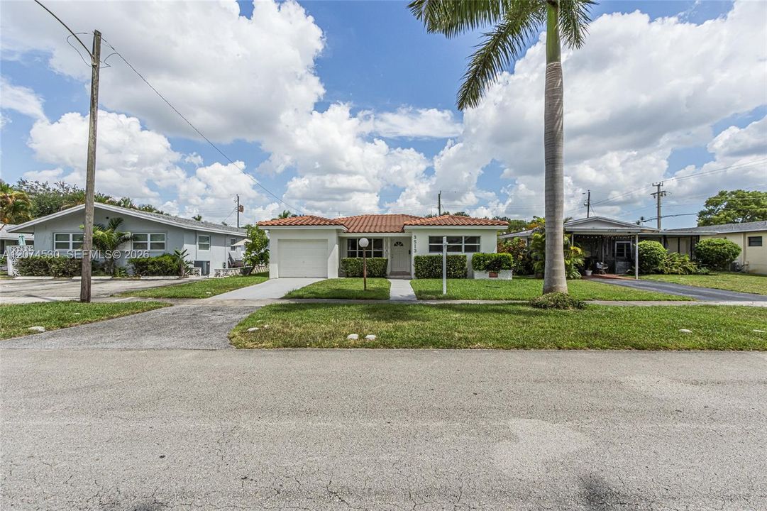For Sale: $650,000 (4 beds, 3 baths, 2352 Square Feet)