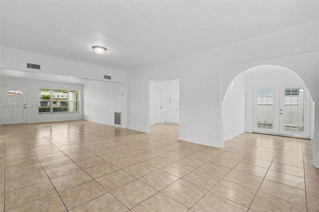 For Sale: $650,000 (4 beds, 3 baths, 2352 Square Feet)