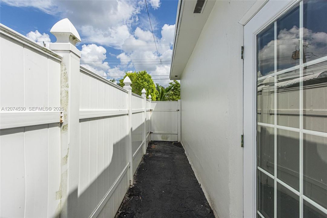 For Sale: $650,000 (4 beds, 3 baths, 2352 Square Feet)
