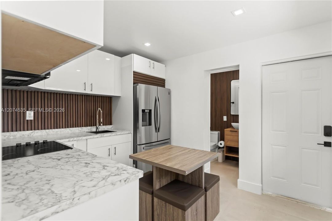 For Rent: $1,750 (1 beds, 1 baths, 460 Square Feet)