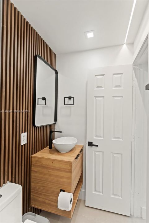 For Rent: $1,750 (1 beds, 1 baths, 460 Square Feet)
