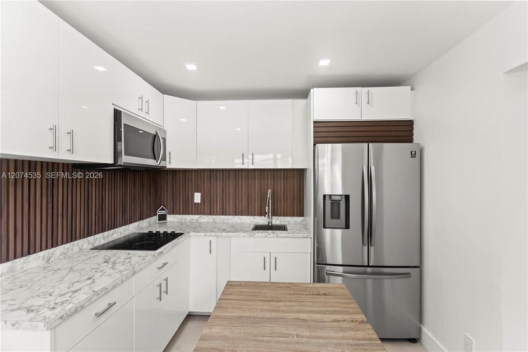 For Rent: $1,750 (1 beds, 1 baths, 460 Square Feet)