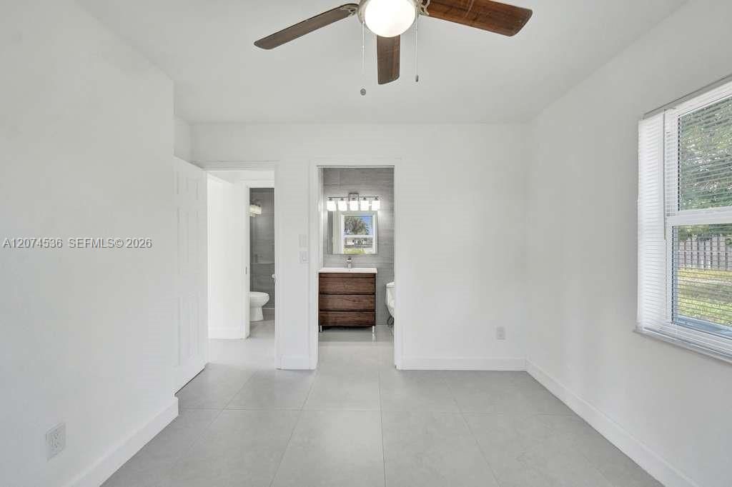 For Sale: $419,900 (2 beds, 2 baths, 882 Square Feet)
