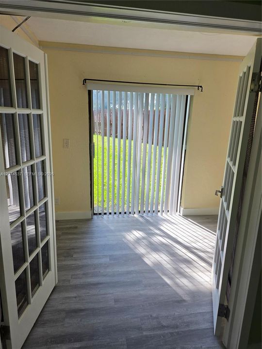 For Rent: $2,200 (2 beds, 2 baths, 1010 Square Feet)