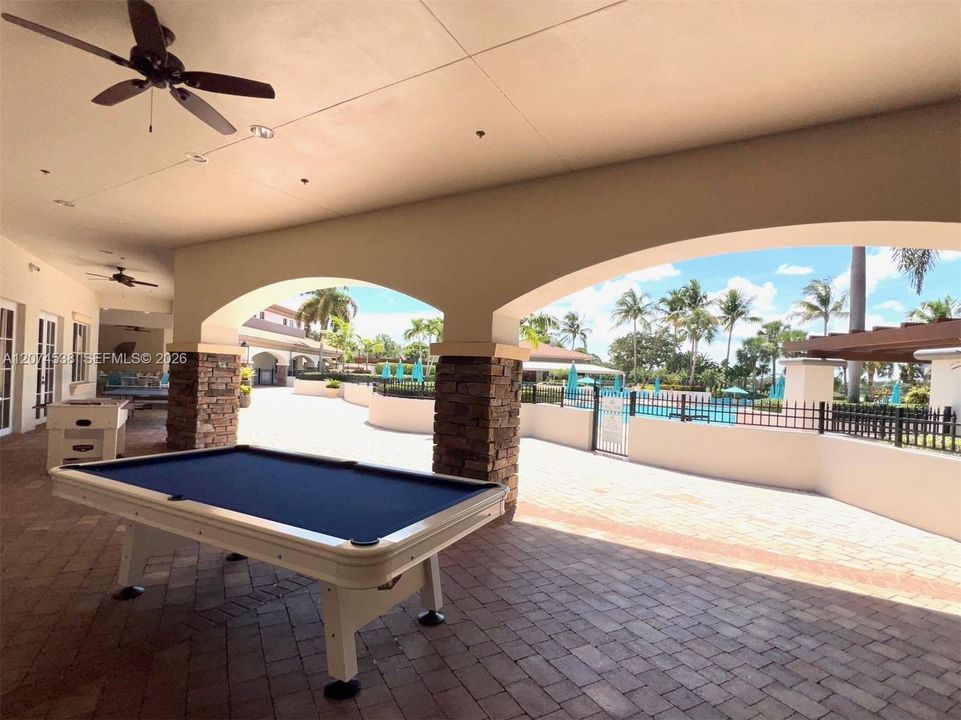POOL TABLE