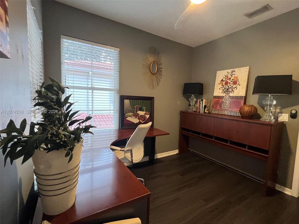 OFFICE ROOM