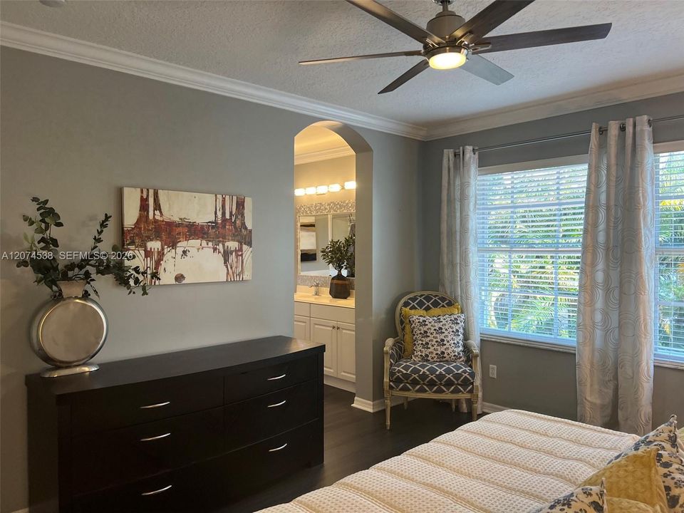 WASHER & DRYER ROOM