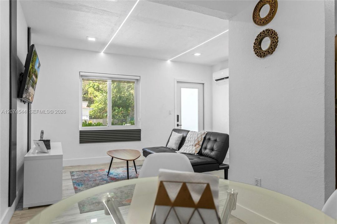 For Rent: $2,100 (1 beds, 1 baths, 600 Square Feet)