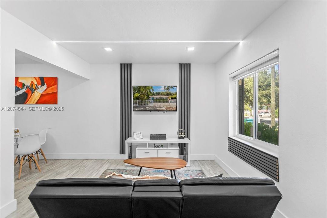 For Rent: $2,100 (1 beds, 1 baths, 600 Square Feet)
