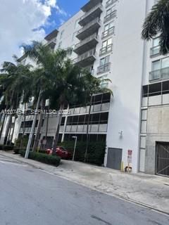For Rent: $2,700 (1 beds, 1 baths, 835 Square Feet)