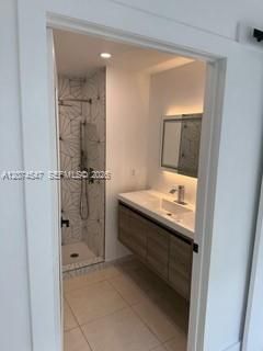 For Rent: $2,700 (1 beds, 1 baths, 835 Square Feet)