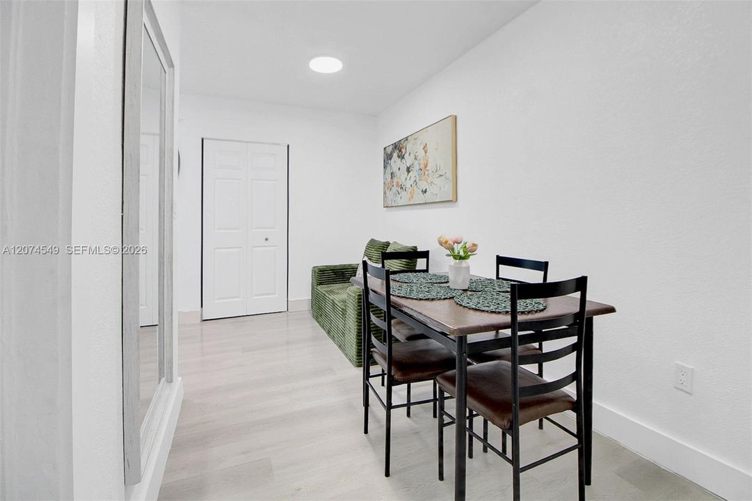 For Rent: $2,350 (2 beds, 1 baths, 600 Square Feet)