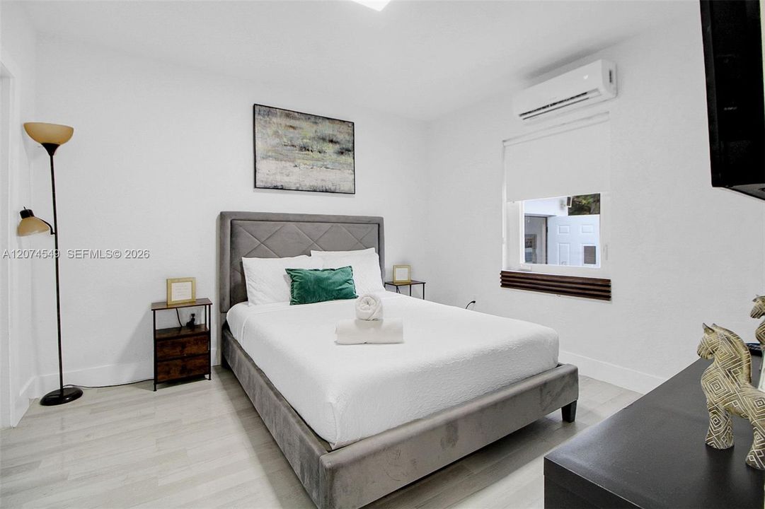 For Rent: $2,350 (2 beds, 1 baths, 600 Square Feet)