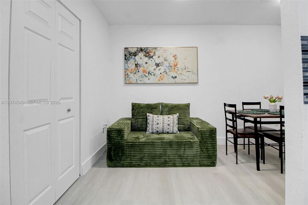 For Rent: $2,350 (2 beds, 1 baths, 600 Square Feet)