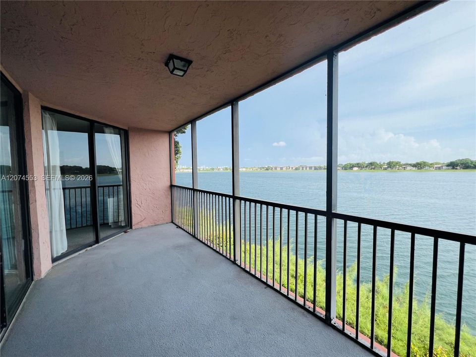 For Sale: $265,500 (2 beds, 2 baths, 1586 Square Feet)