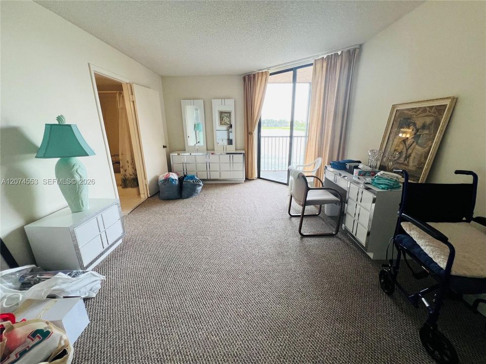 For Sale: $265,500 (2 beds, 2 baths, 1586 Square Feet)