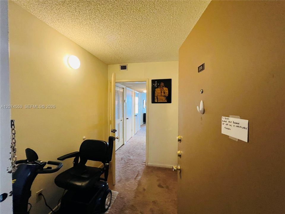 For Sale: $265,500 (2 beds, 2 baths, 1586 Square Feet)
