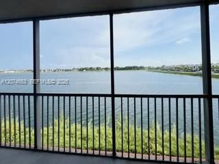 For Sale: $265,500 (2 beds, 2 baths, 1586 Square Feet)