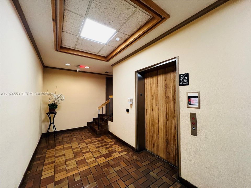 For Sale: $265,500 (2 beds, 2 baths, 1586 Square Feet)