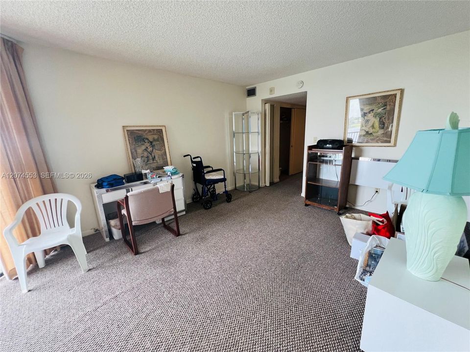 For Sale: $265,500 (2 beds, 2 baths, 1586 Square Feet)