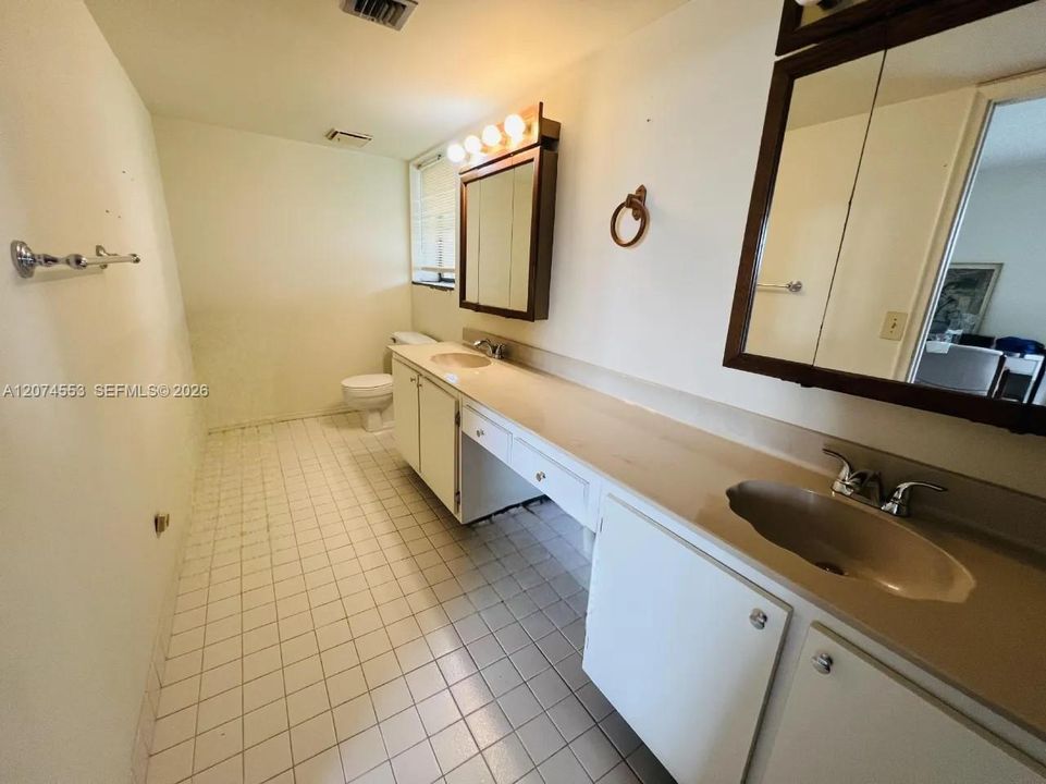 For Sale: $265,500 (2 beds, 2 baths, 1586 Square Feet)