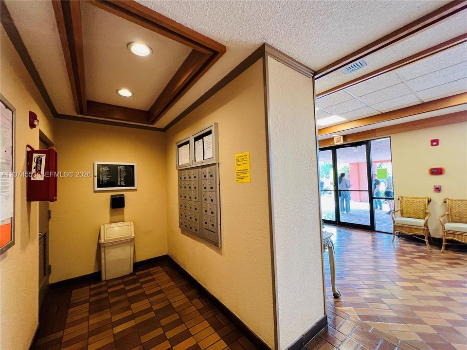 For Sale: $265,500 (2 beds, 2 baths, 1586 Square Feet)