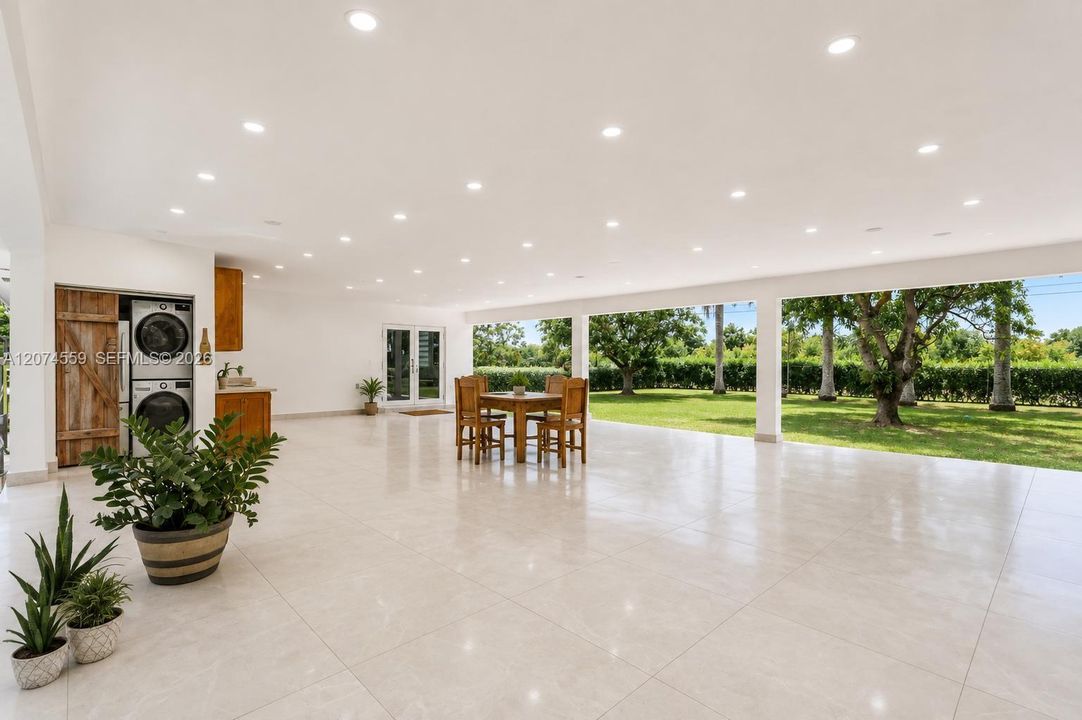 En Venta: $2,800,000 (3 camas, 3 baños, 1905 Pies cuadrados)