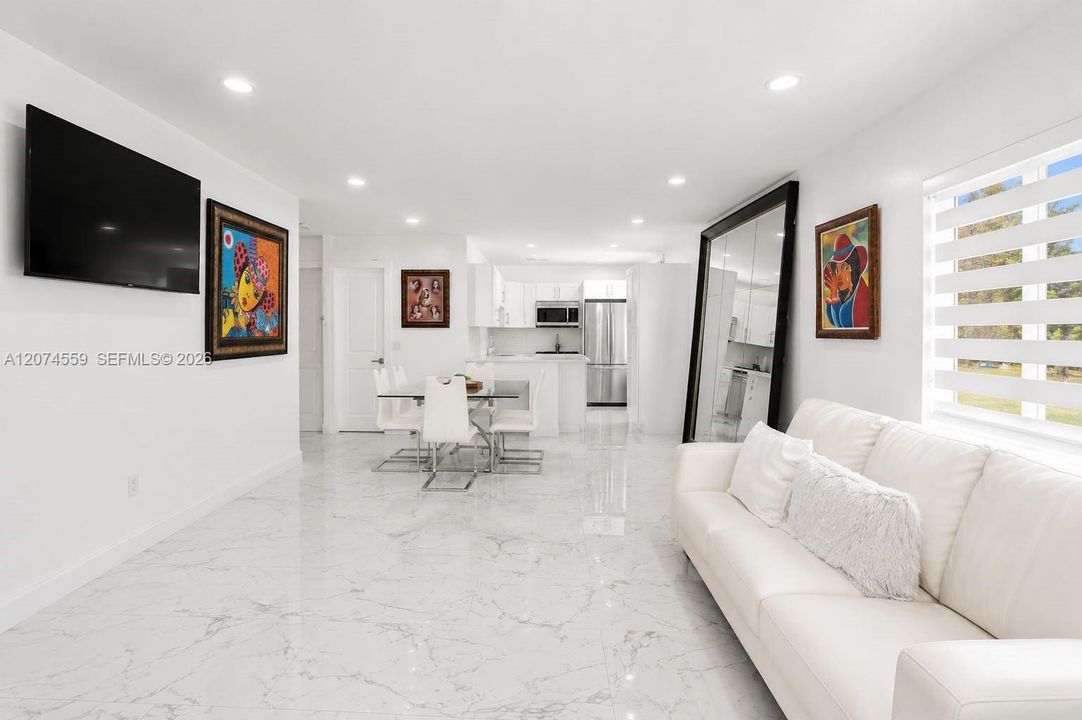 En Venta: $2,800,000 (3 camas, 3 baños, 1905 Pies cuadrados)