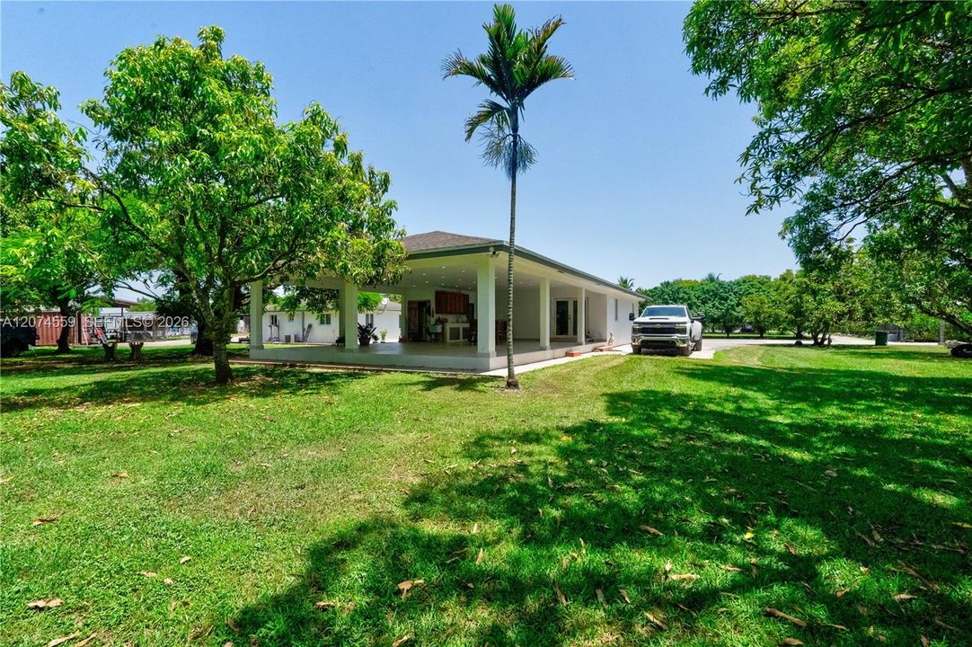 En Venta: $2,800,000 (3 camas, 3 baños, 1905 Pies cuadrados)